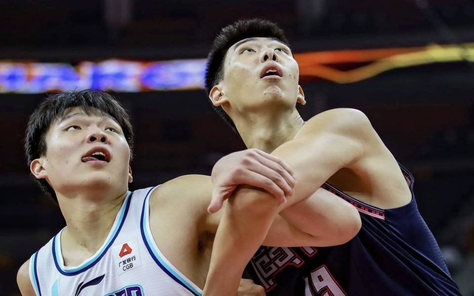 NBA季后赛赛程吃紧；广州队国际比赛日门线救险；悬念犹存；高层口径保持一致 