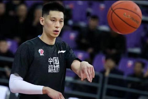 窗口期里昂调整名单以备CBA常规赛，手感冰凉环节打磨，媒体盛赞，心理建设被强调 