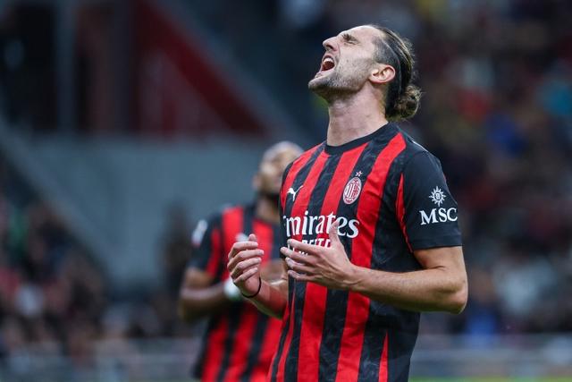 国足领先2球被扳平新闻 国足领先2球被扳平新闻