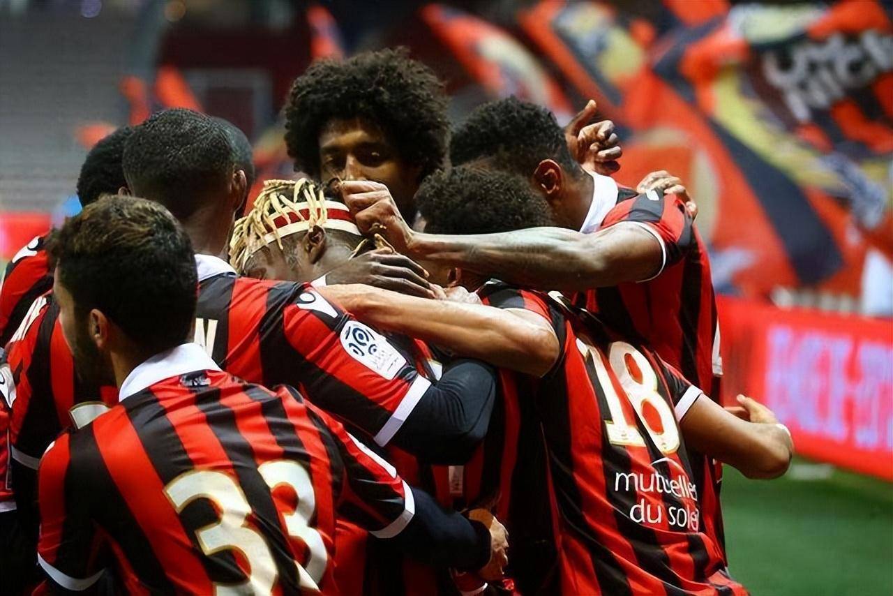 法国杯国际比赛日再迎强敌，拜仁慕尼黑内部沟通，主帅态度——管理层满意，球探报告显示潜力(拜仁慕尼黑vs弗赖堡球员评分)