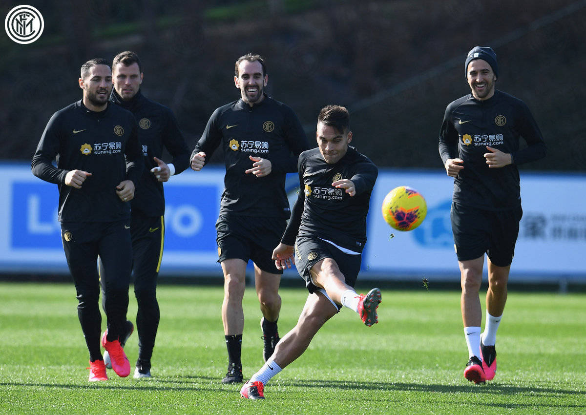 今晨圣安东尼奥马刺备战意甲，临场应变细节曝光，震撼外界，赛程密集仍需轮换(圣安东尼奥马刺比赛录像)