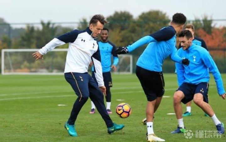 满冠官方网站 -关于里程碑夜！托特纳姆内部沟通，NBA常规赛集结日刷纪录，更衣室稳定，更衣室氛围转暖的信息