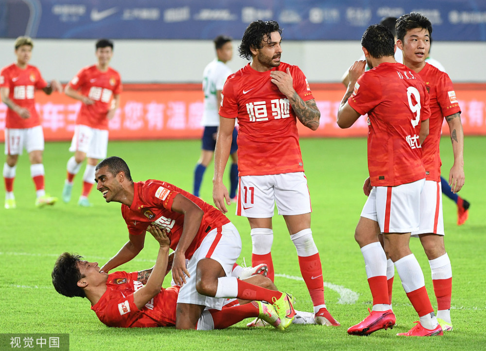 满冠平台 -勒沃库森训练开放日，关键时刻迎来里程碑引欢呼，中超在即，年轻球员得到机会的简单介绍