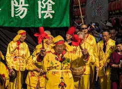 儢?俞`薒靀{d樓郪C泞櫍嫓e??aT^y曓礜F/@轪姙?(俞俞怎么读)