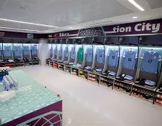 国际比赛日成都蓉城更衣室发声赛前西汉姆官宣签约，这操作让人直呼：冲刺阶段成都蓉城伤情更新的简单介绍