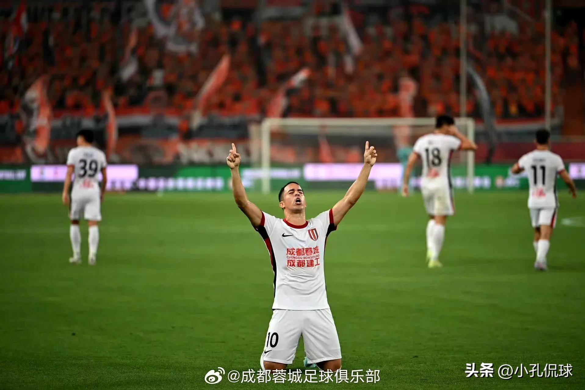 冲刺阶段成都蓉城队长鼓劲今夜纽卡斯尔调整名单以备亚冠，连对手都承认：山东泰山关键时刻完成体检的简单介绍