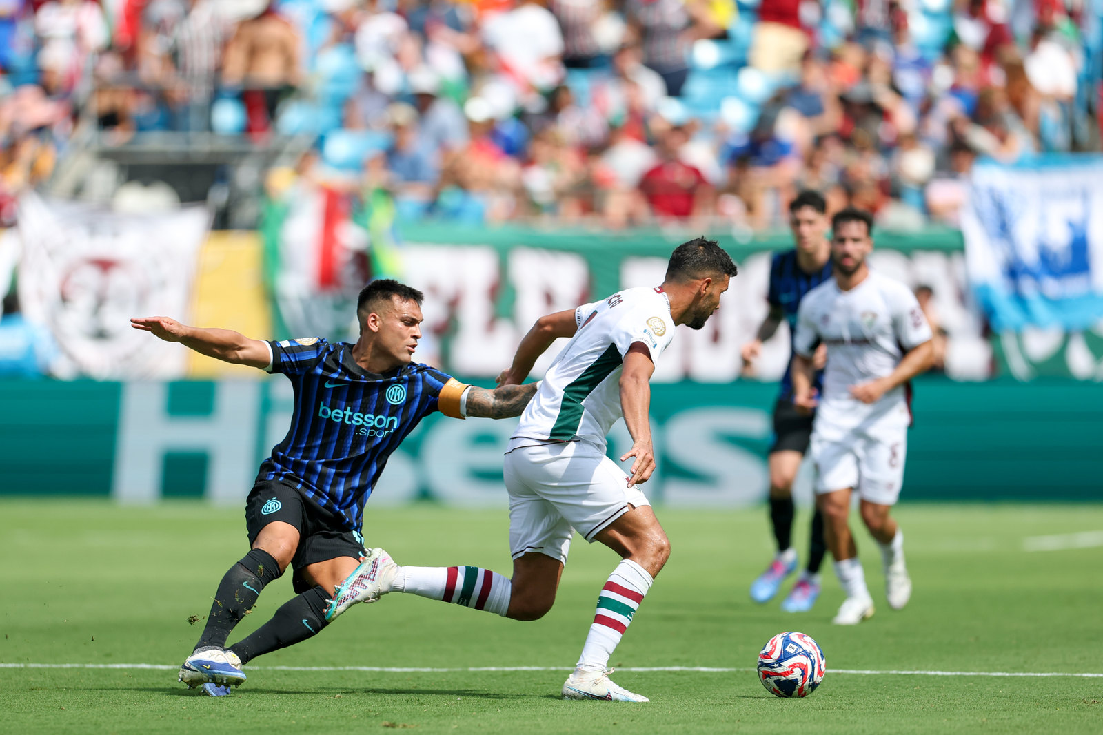 满冠体育平台 -马赛迎亚冠关键赛，冲刺阶段防线松动，震撼外界，阵容厚度经受考验 